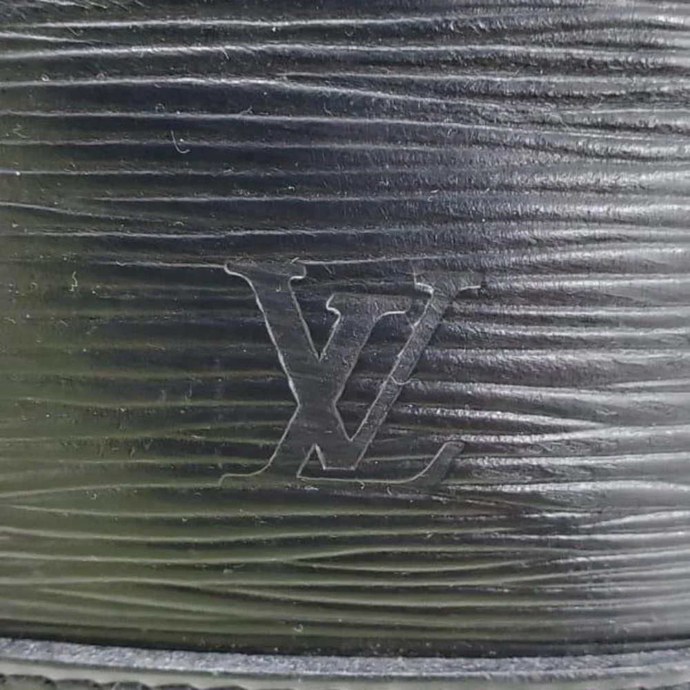 Elegant Black Leather Handbag